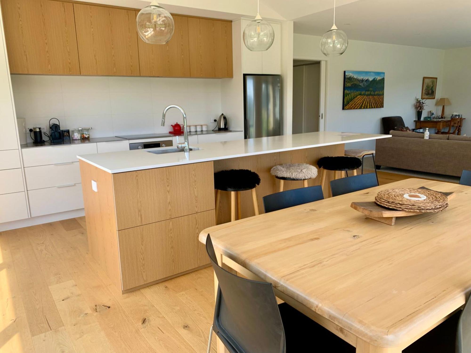 Alpine Abode Villa Wanaka Exterior photo